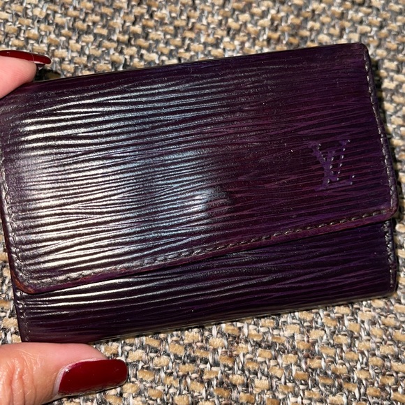 LOUIS VUITTON SIX KEYCASE - Picture 1 of 5